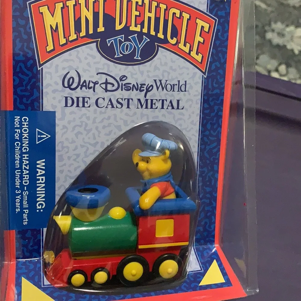 Walt Disney World Collectable toy, Pooh Bear